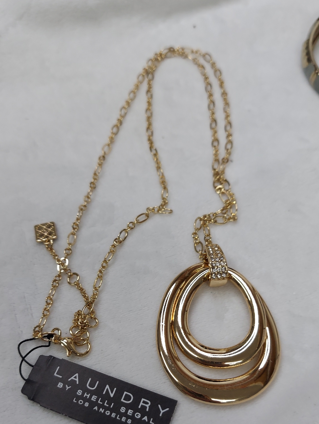 Laundry By Shelli Segal Shiny Gold Layered Oval Pendant Necklace 26$
